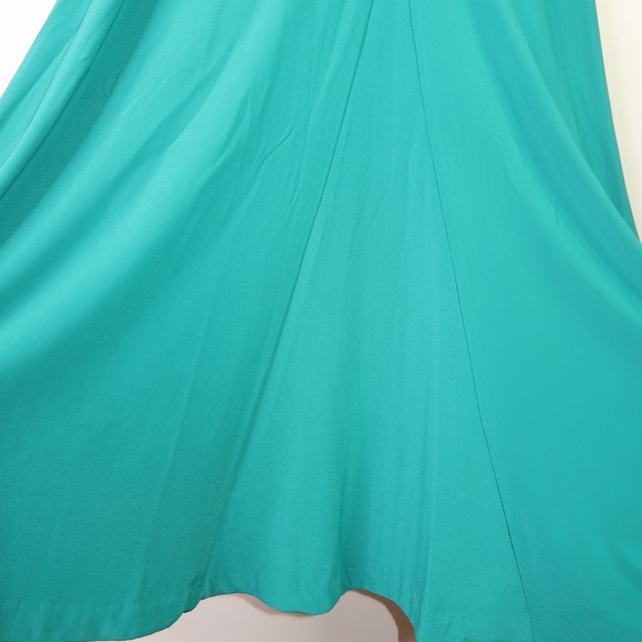 Adrianna Papell beaded one shoulder Gown - Picture 6 of 6